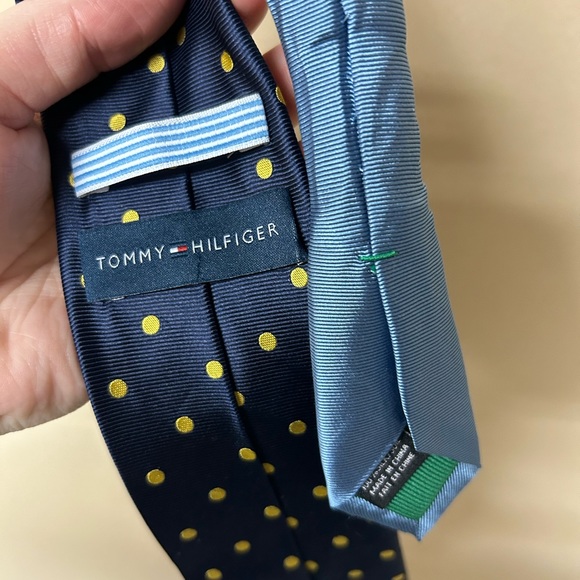 2/$20❤️- TIE | Men’s Tommy Hilfiger tie 100% silk - Picture 3 of 5